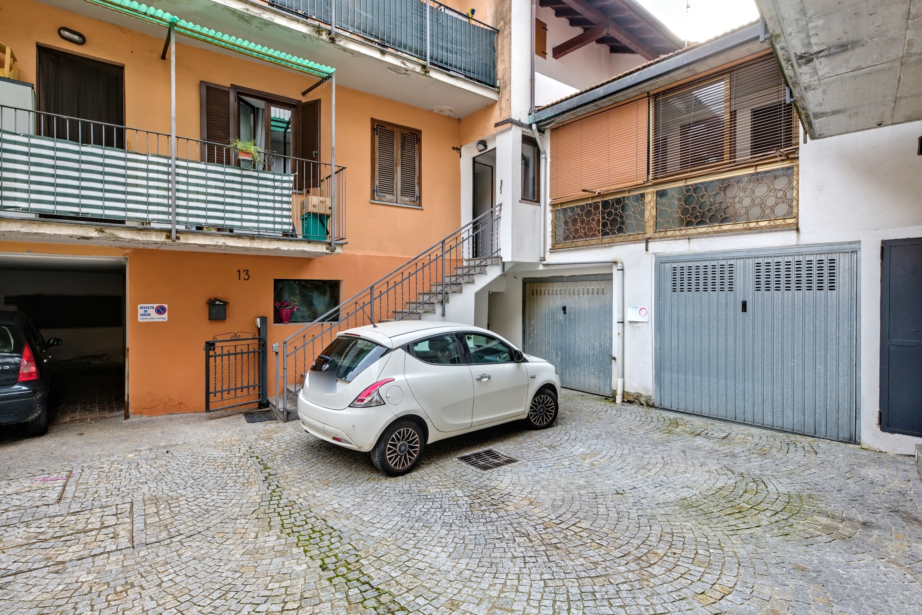 Terratetto unifamiliare - Piazza Piave  13, Luino (ID:DV-10672)