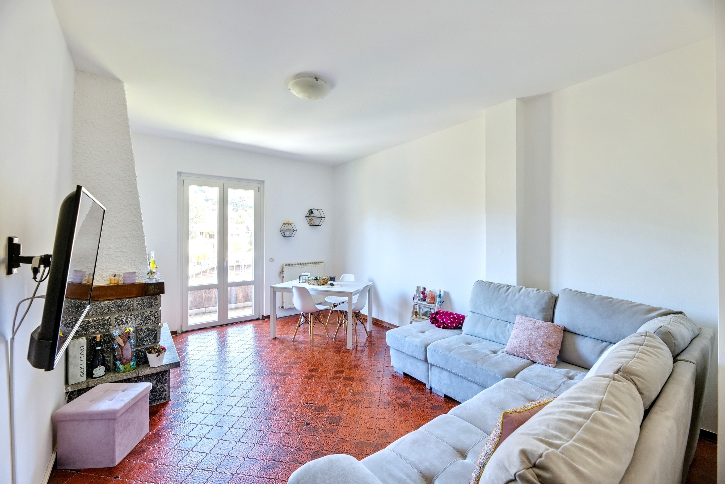 Appartamento - via Pineta 0, Montegrino Valtravaglia (ID:DV-3364)