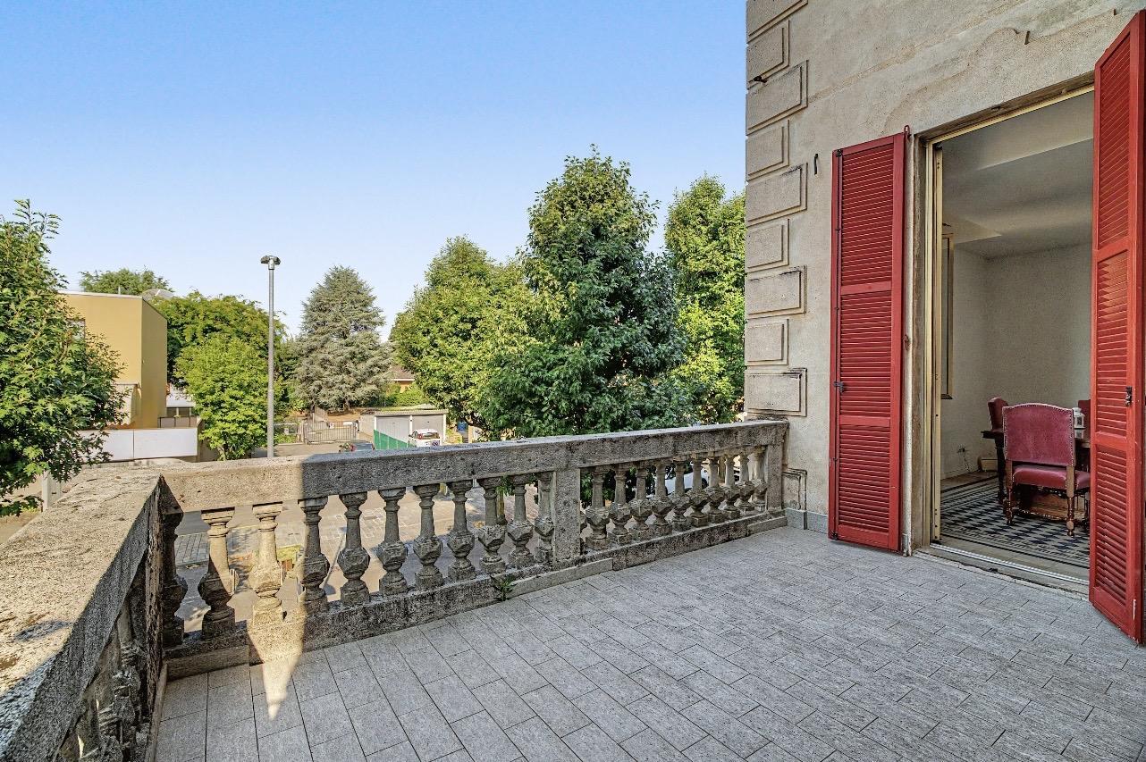 Viale Somaini 68