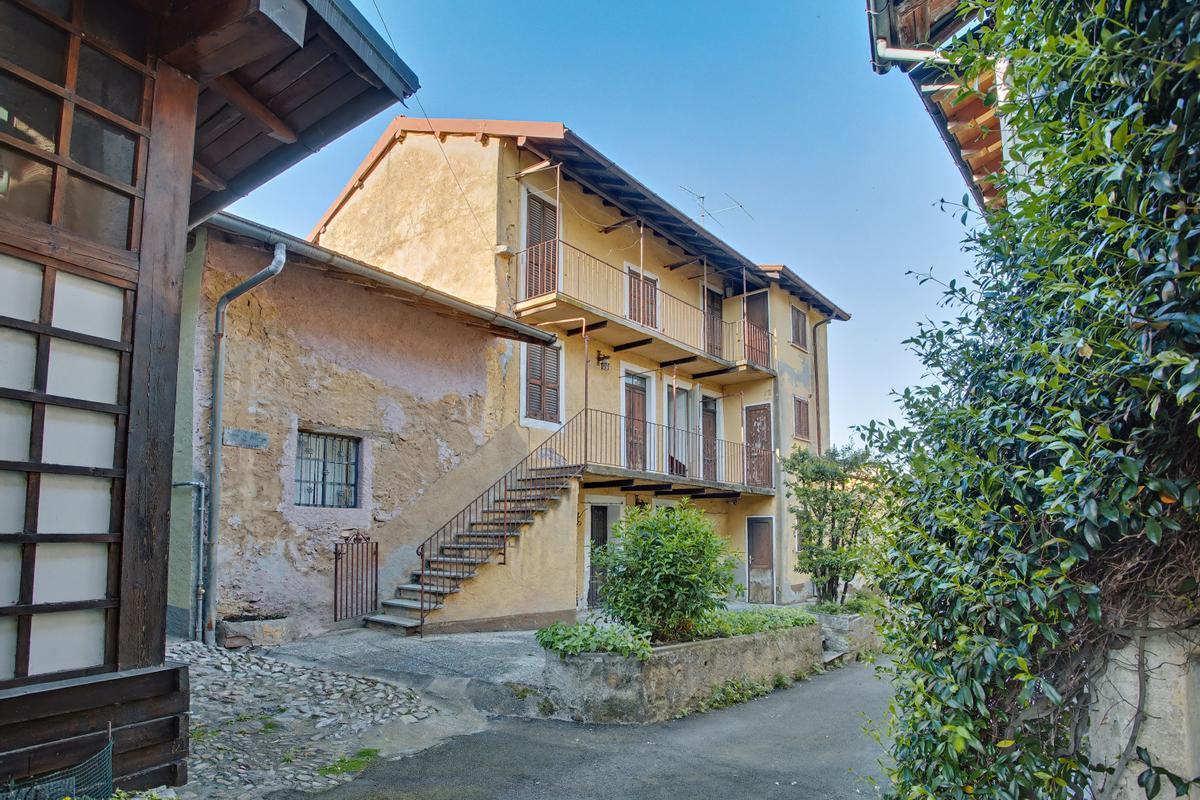 Terratetto unifamiliare - Via Somisso 8, Laveno-Mombello (ID:DV-10737)