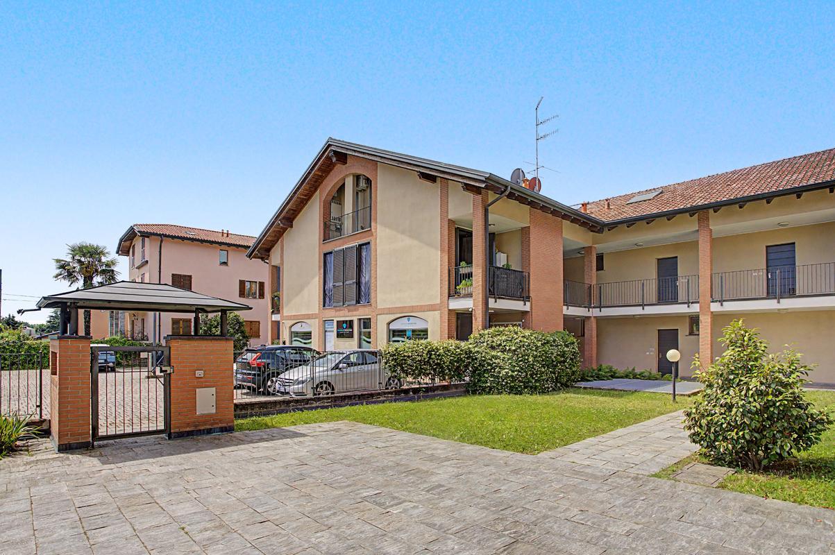 Trilocale in Via Roma, 41, Castronno