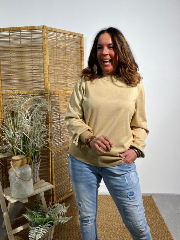 Ivy Beau Sand "Tesia"
