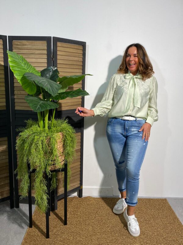 Lavysh Mint Blouse met Strik Bloemen