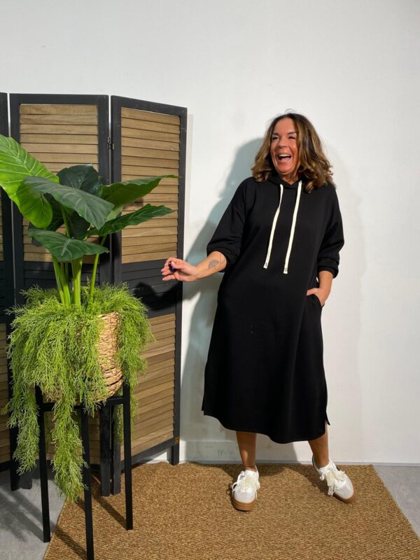 May Gem Zwart Hoodie Dress