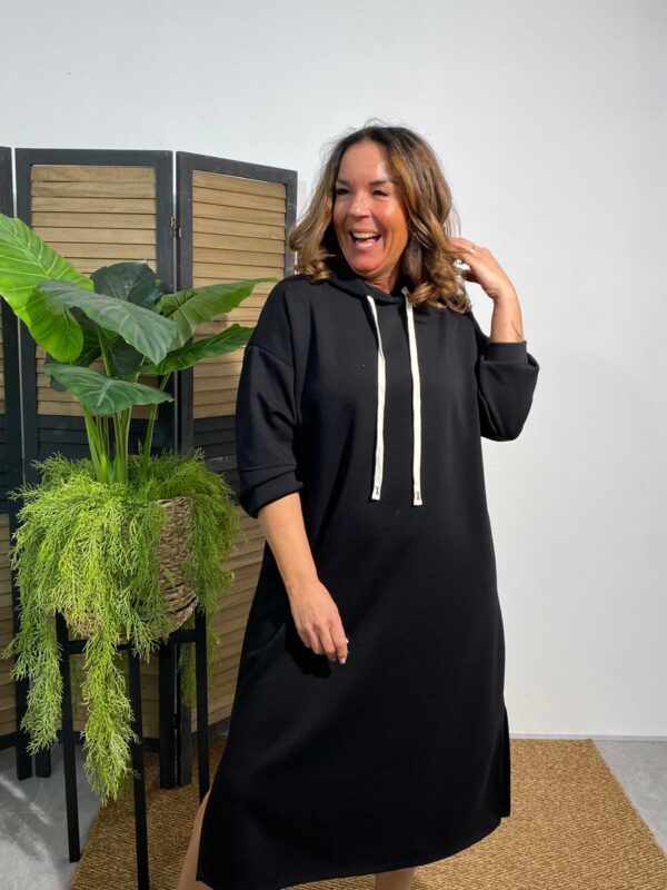 May Gem Zwart Hoodie Dress - Afbeelding 3