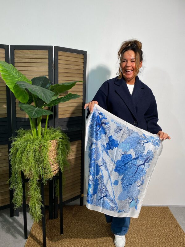Sjaaltje Silk Trea Blauw