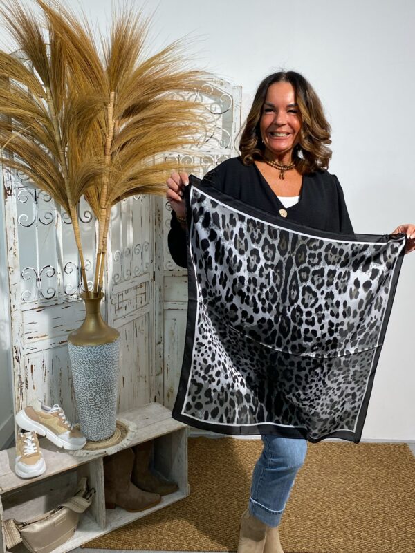 Sjaaltje Silk Panter Grijs/Zwart