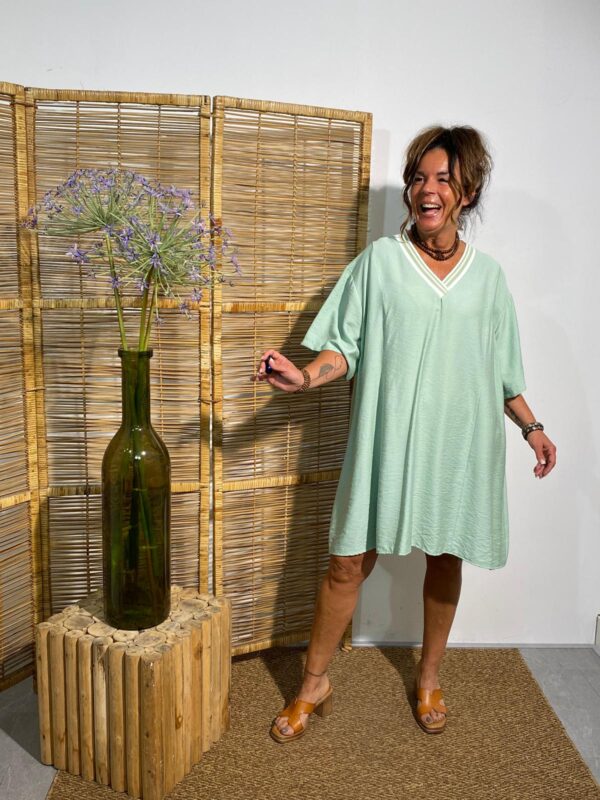 Mii Mint Dress met Bies V-hals
