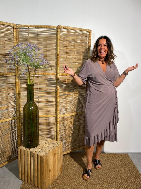 New Collection Taupe Overslagjurk