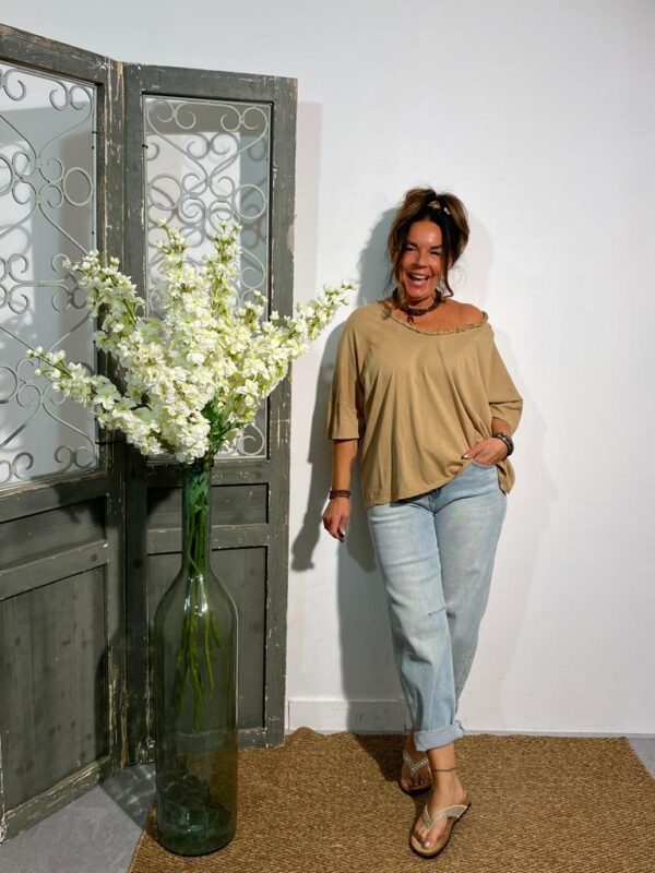 Moda & Fashion Camel Shirt Ruffel Hals