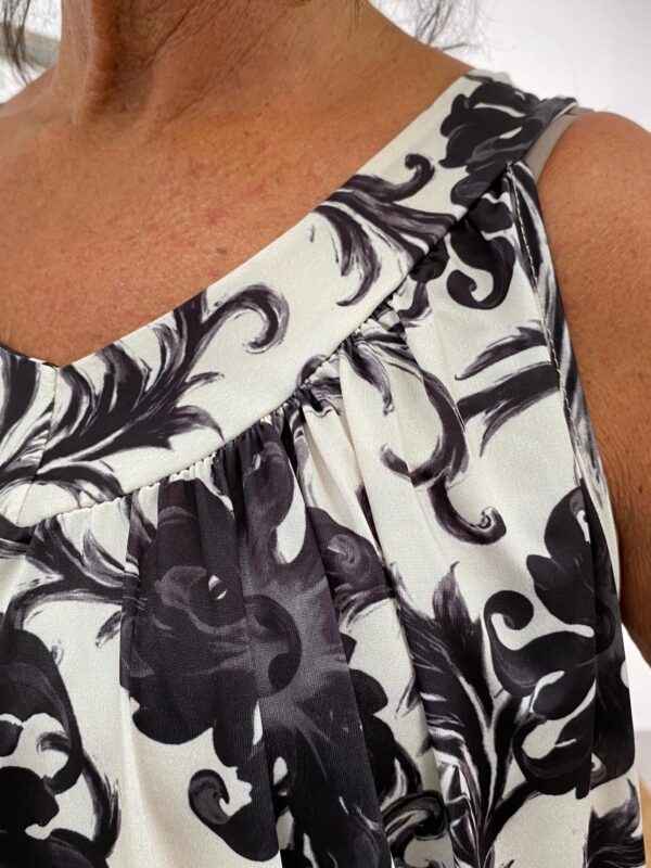 New Collection Zwart Top "Willemijn" - Afbeelding 4