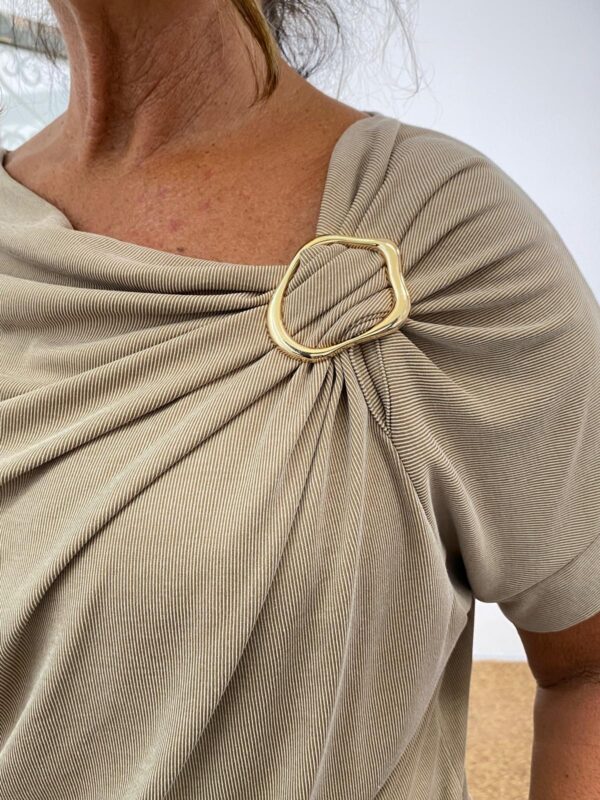 Italy Moda Warm Beige Top met Ring - Afbeelding 4