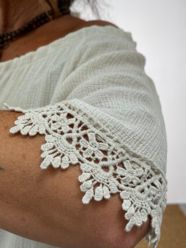 F-Moda Beige Top Kant en Ketting - Afbeelding 4