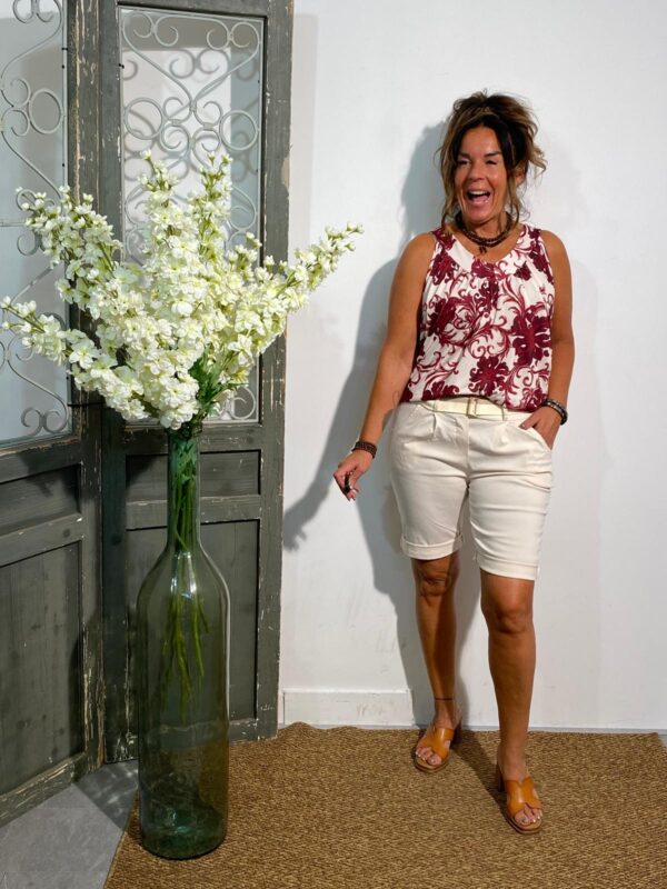 Italian Style Beige Short "Vicky"