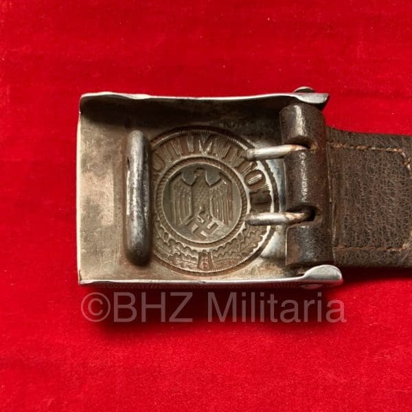 Aluminium Wehrmacht Koppelslot met leertje J. Deutschbein Euskirchen 1938