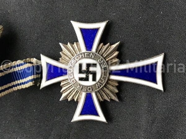 foto Ehrenkreuz der Deutschen Mutter 2. Stufe – Zilver