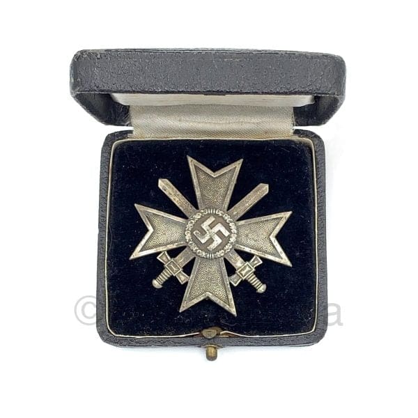 Kriegsverdienstkreuz 1e Klasse Steinhauer & Lück in Doos - Afbeelding 2