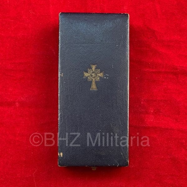 Gouden Moederkruis met Oorkonde en Reichbundes Deutsche Familie