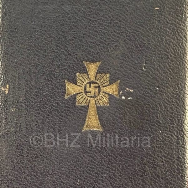 Gouden Moederkruis met Oorkonde en Reichbundes Deutsche Familie
