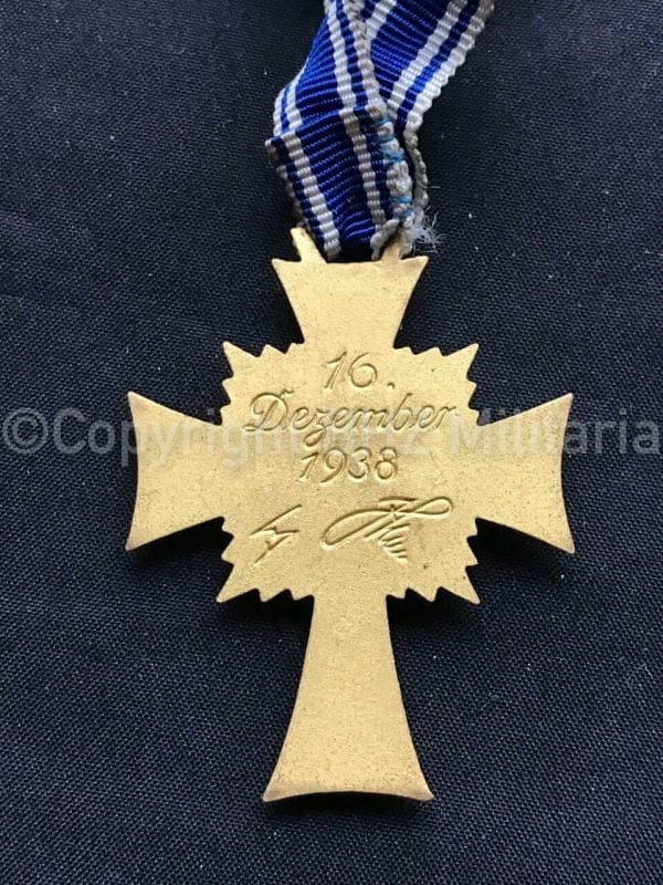 Ehrenkreuz der Deutschen Mutter 1. Stufe – Goud