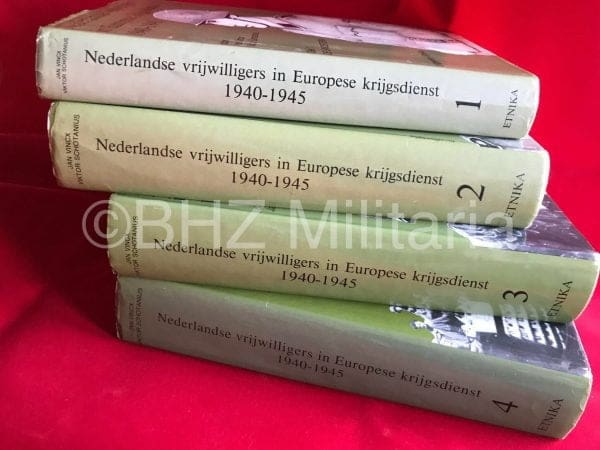 foto boek Nederlandse Vrijwilligers in Europese Krijgsdienst 1940-1945