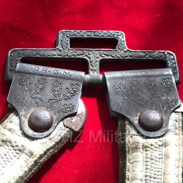 Originele Wehrmacht Officiersdolk met Hanger van Eickhorn uit Solingen