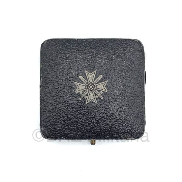 Kriegsverdienstkreuz 1e Klasse Steinhauer & Lück in Doos