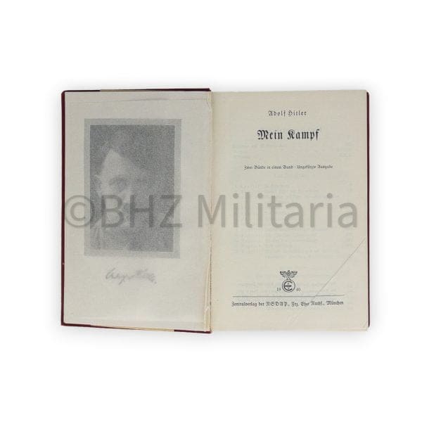 Mein Kampf Tornister uitgave 1940 met opdracht en boekenlegger