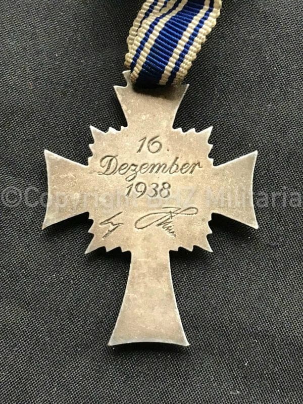 Ehrenkreuz der Deutschen Mutter 2. Stufe – Zilver