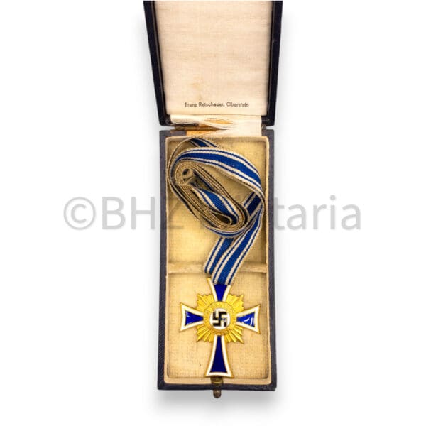 Moederkruis goud in box - Franz Reischauer