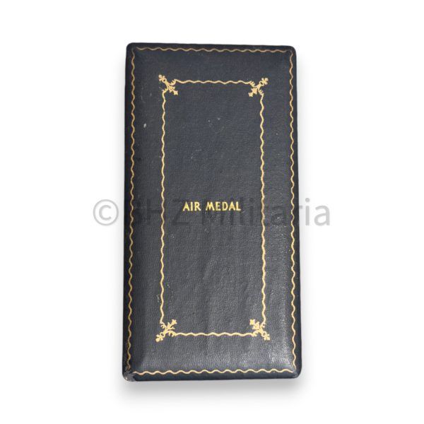 air medal in etui