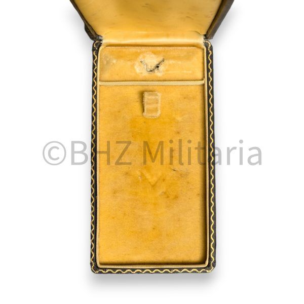 soldiers medal in etui