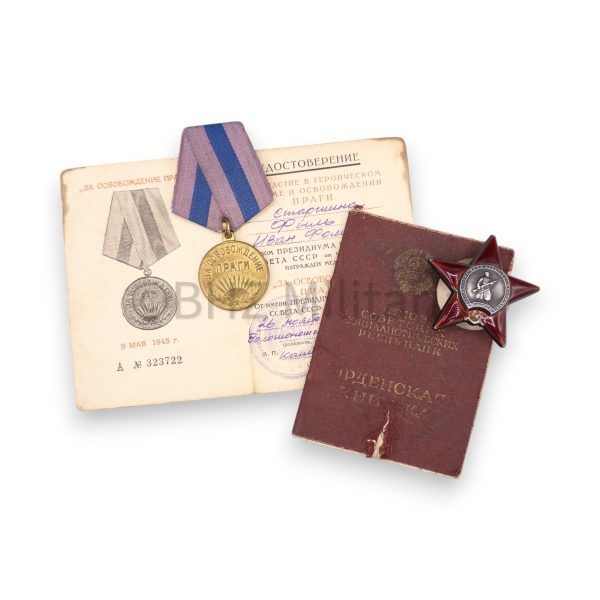 ussr groep orde van de rode ster en bevrijding praag met certificaten