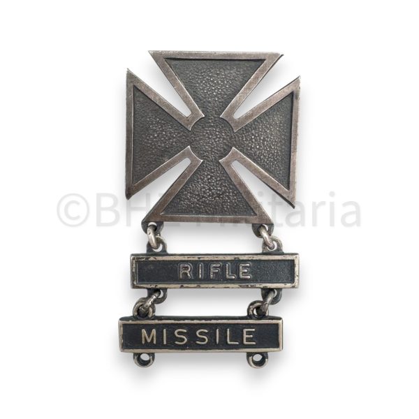 u.s. army marksman badge rifle and missile