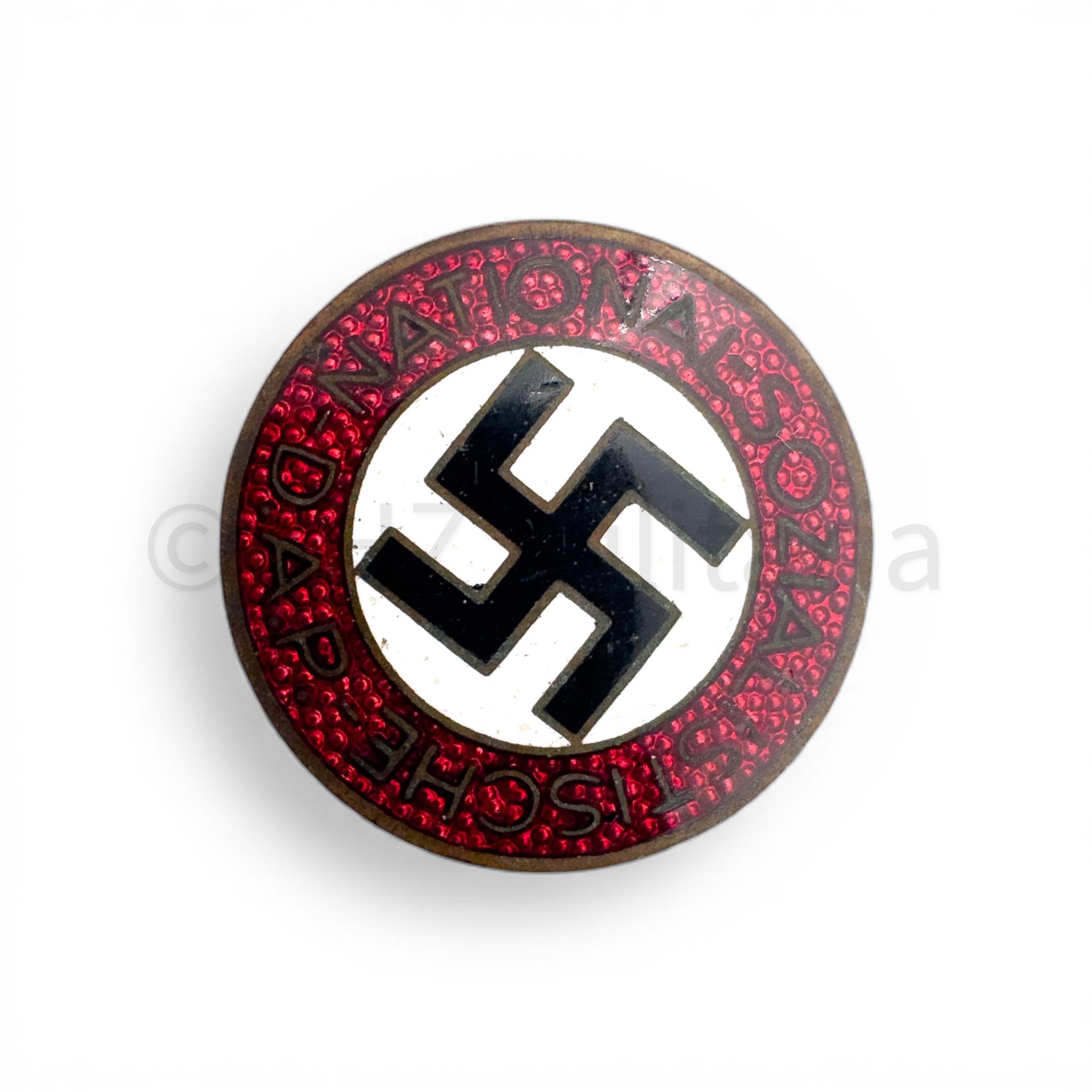 NSDAP Parteiabzeichen – M1/105 – Hermann Aurich