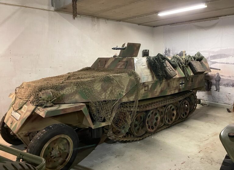 German Sd.Kfz. 251D Halftrack Replica(OT810)
