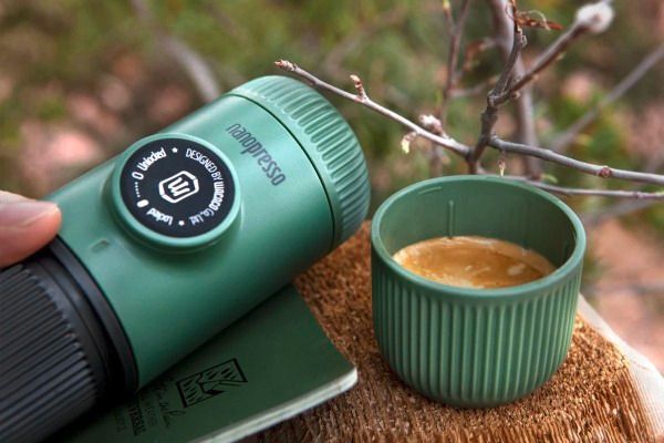 Wacaco Nanopress Schlanser Test Kaffee ohne Strom für Camping