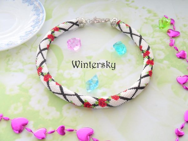 Жгут из бисера Розы - колье из бисера
