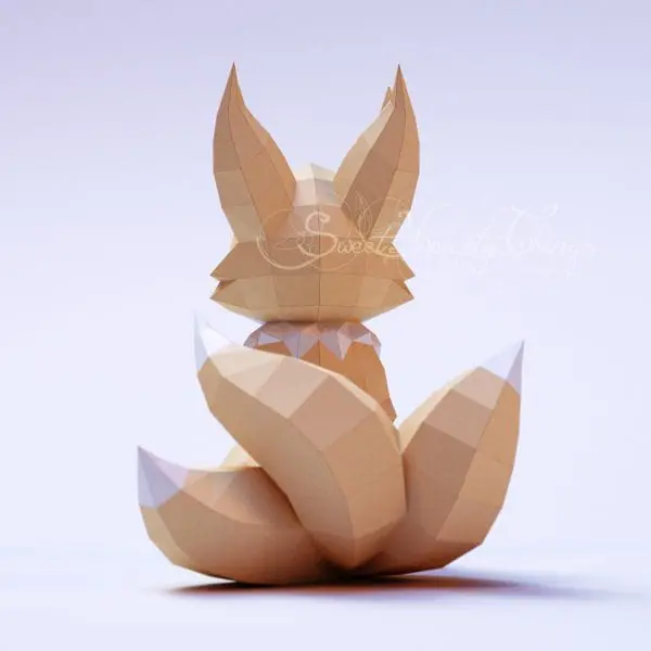 Little Kitsune Moon back view
