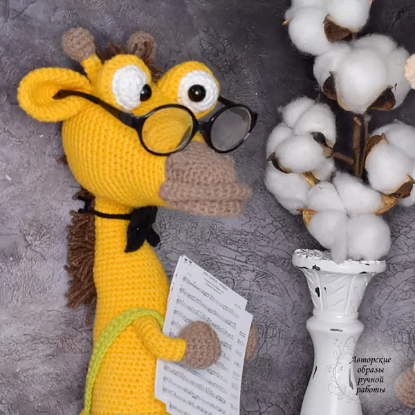 Giraffe with saxophone Author's handmade images