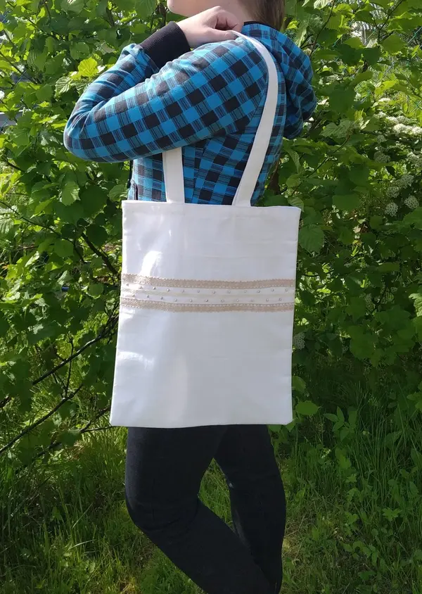 white tote bag