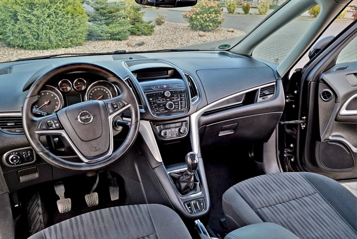 sprzedam-opel-zafira-2012r-14-benzyna