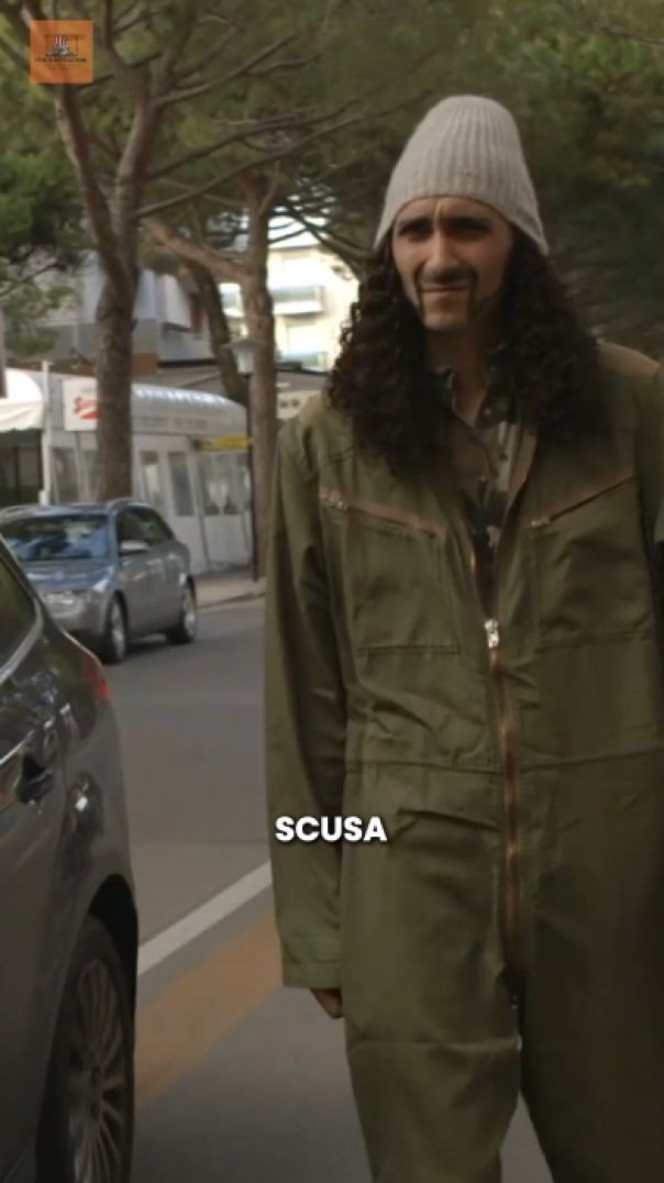 Ma le multe non le fanno 😂 Francesco Mandelli e Fabrizio Biggio dalla serie _I soliti idioti_