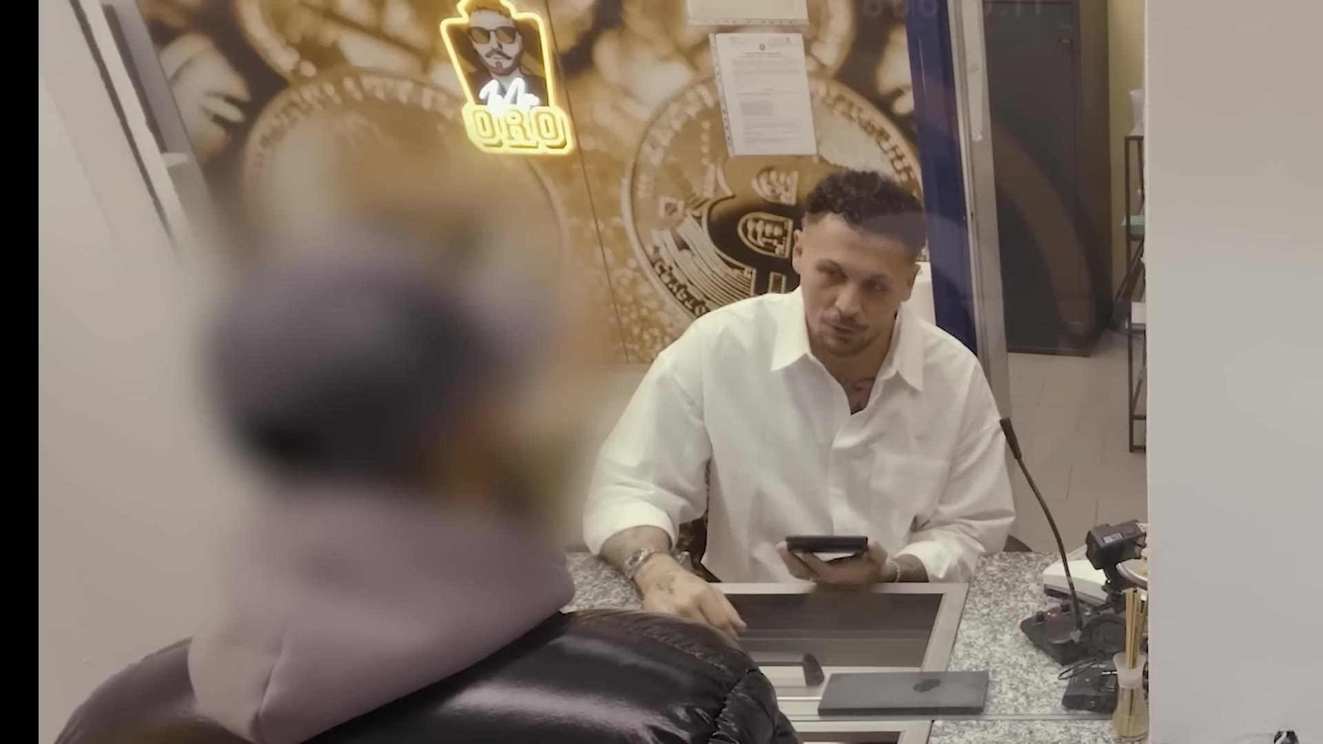 Dai Lingotti Falsi al Tentato Furto in Famiglia - Mr Oro - tutto ha un prezzo