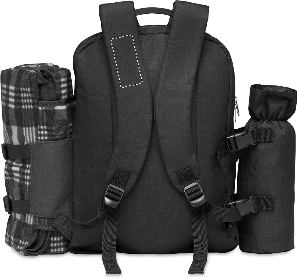 4 person Picnic backpack strap left 03