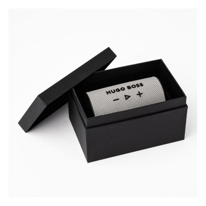 Speaker Iconic White pack inside
