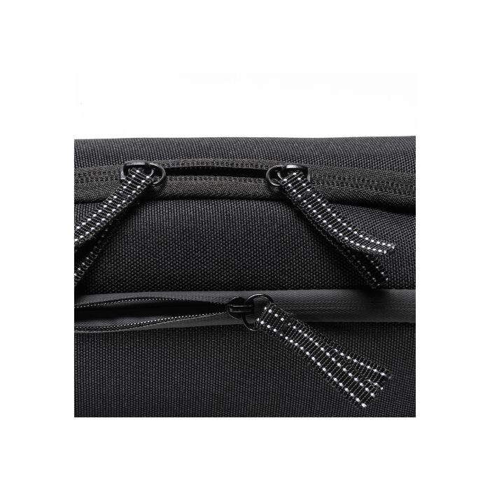 borsetta nera dettaglio