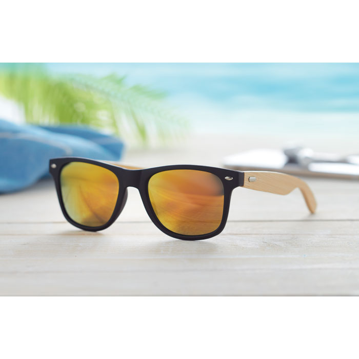 Sunglasses with bamboo arms Giallo item ambiant picture