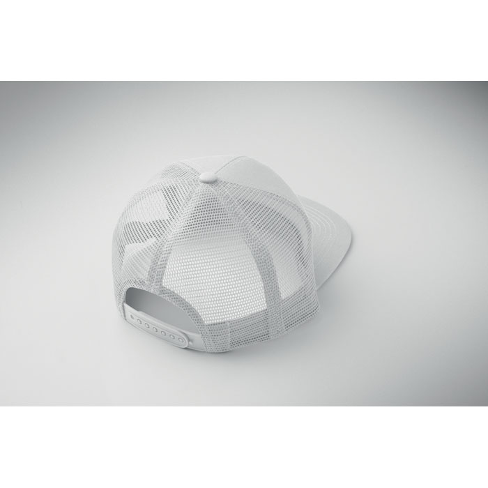 7 panel flat visor cap Bianco item ambiant picture