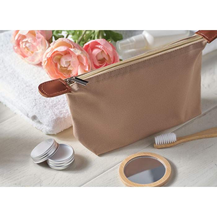 Cosmetic bag in 600D RPET Cachi item ambiant picture